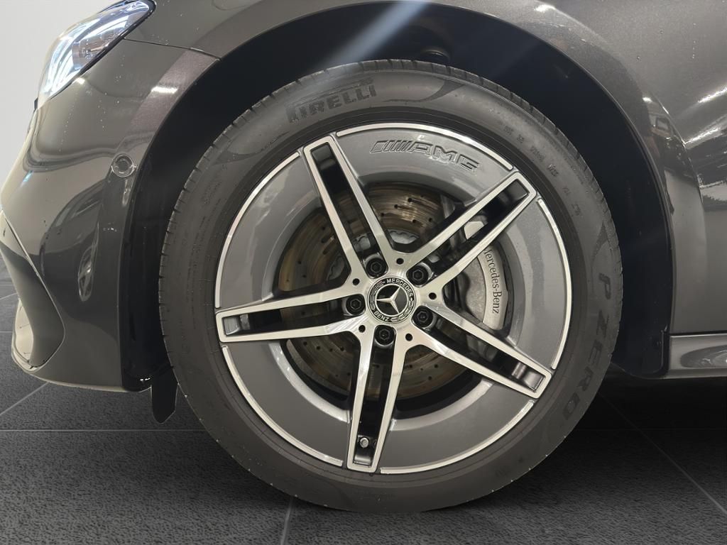 Mercedes-Benz E 300 2025