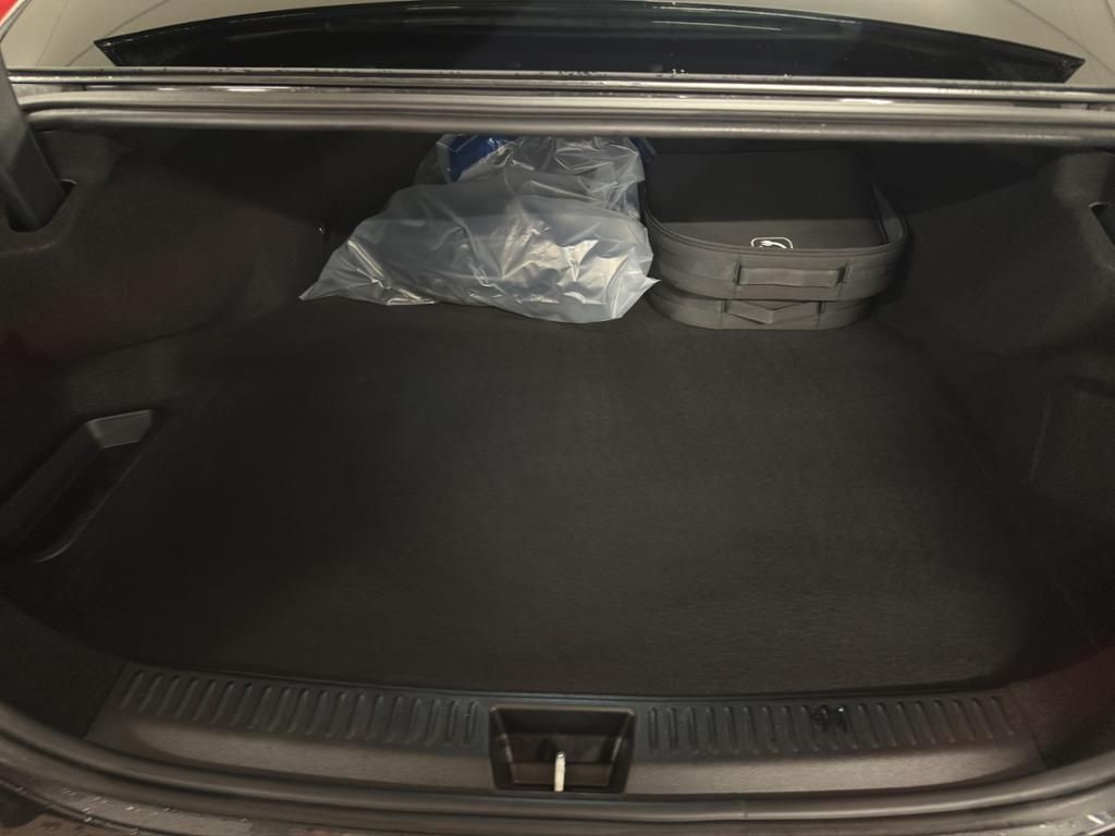 Mercedes-Benz E 300 2025