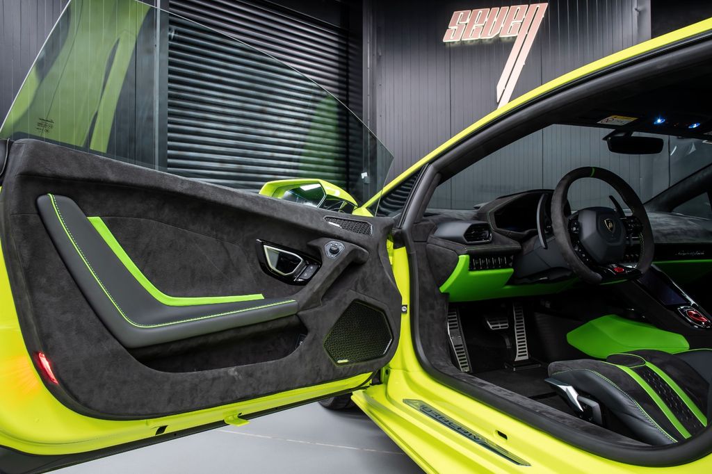 Lamborghini Huracán 2023