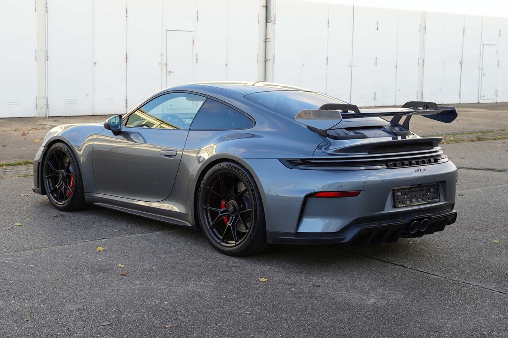 Porsche 992 2025