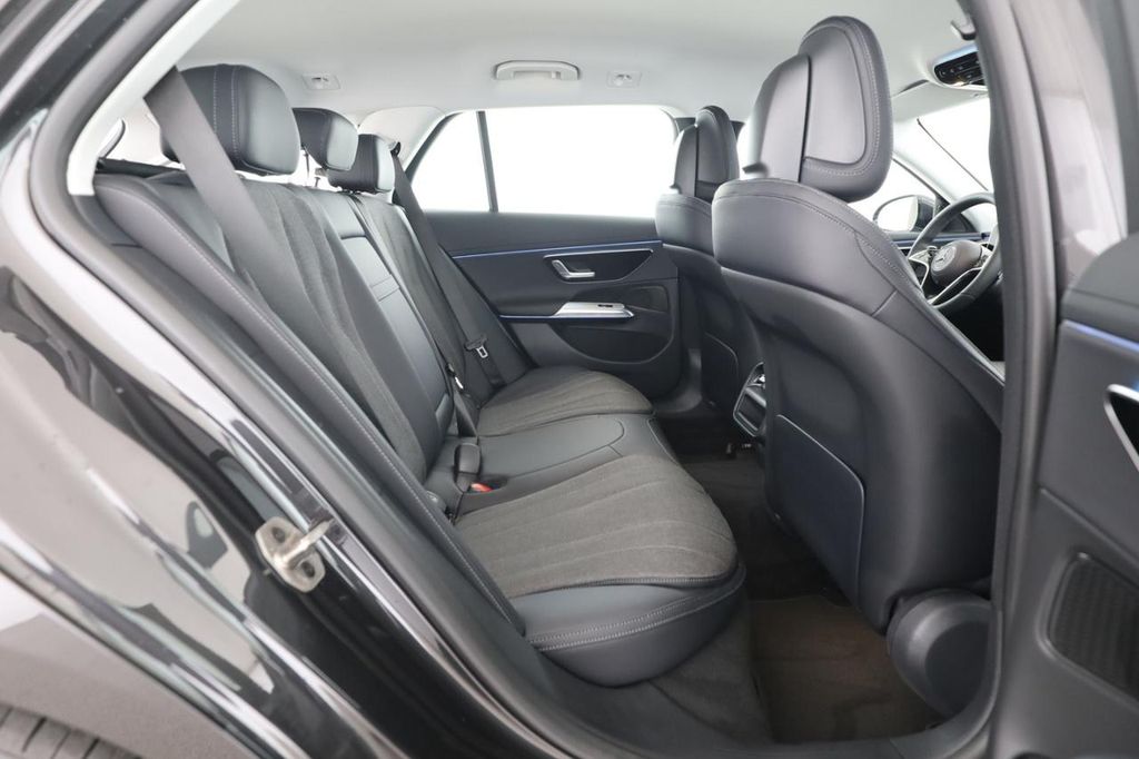 Mercedes-Benz E 300 2025