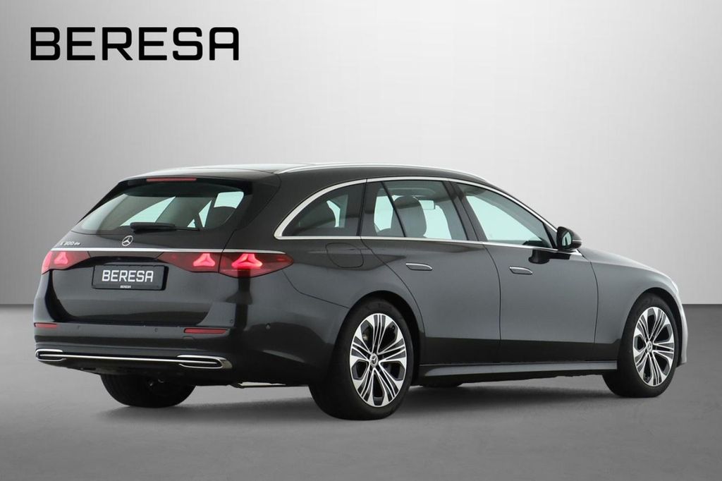 Mercedes-Benz E 300 2025