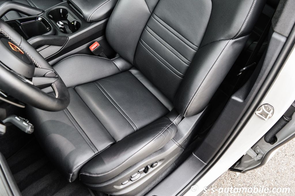 Porsche Cayenne 2024