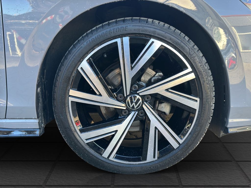 Volkswagen Golf 2024
