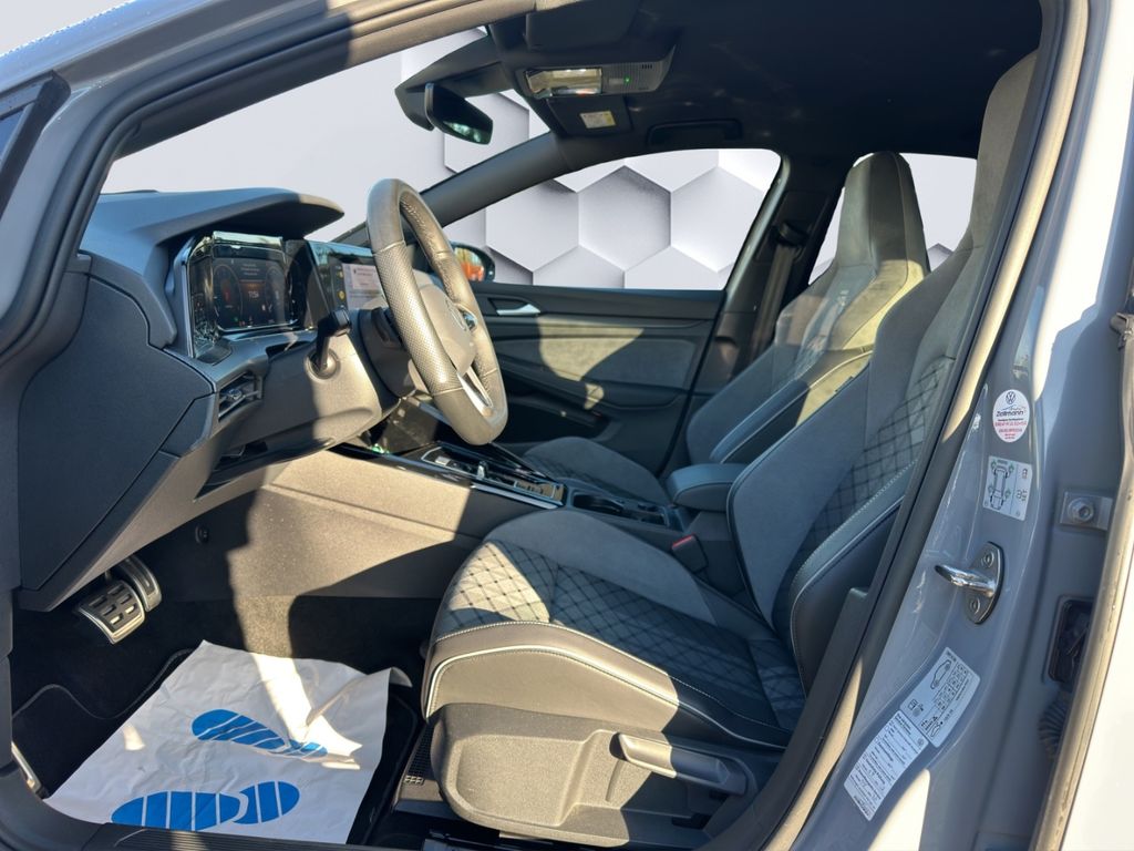 Volkswagen Golf 2024