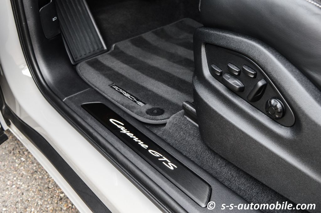 Porsche Cayenne 2024