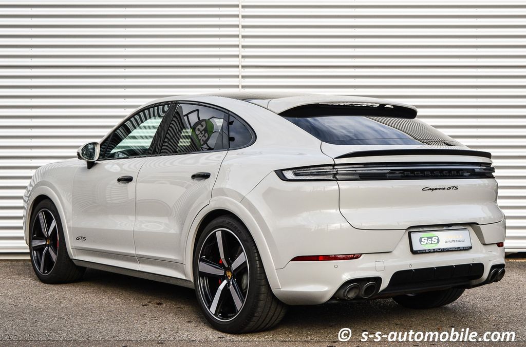 Porsche Cayenne 2024