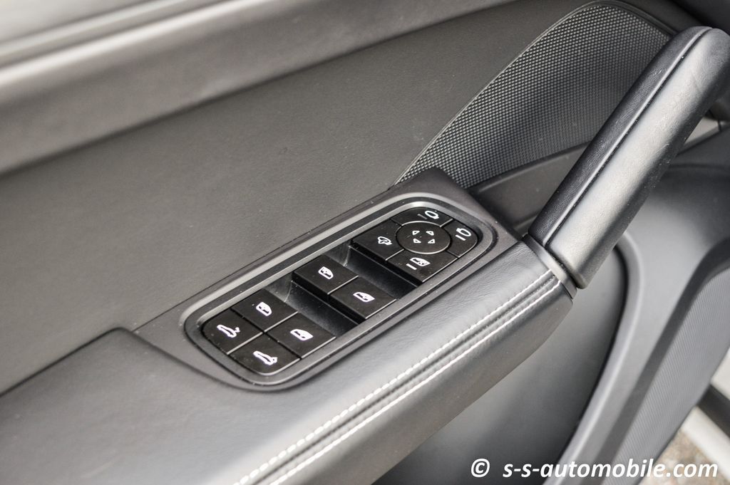 Porsche Cayenne 2024