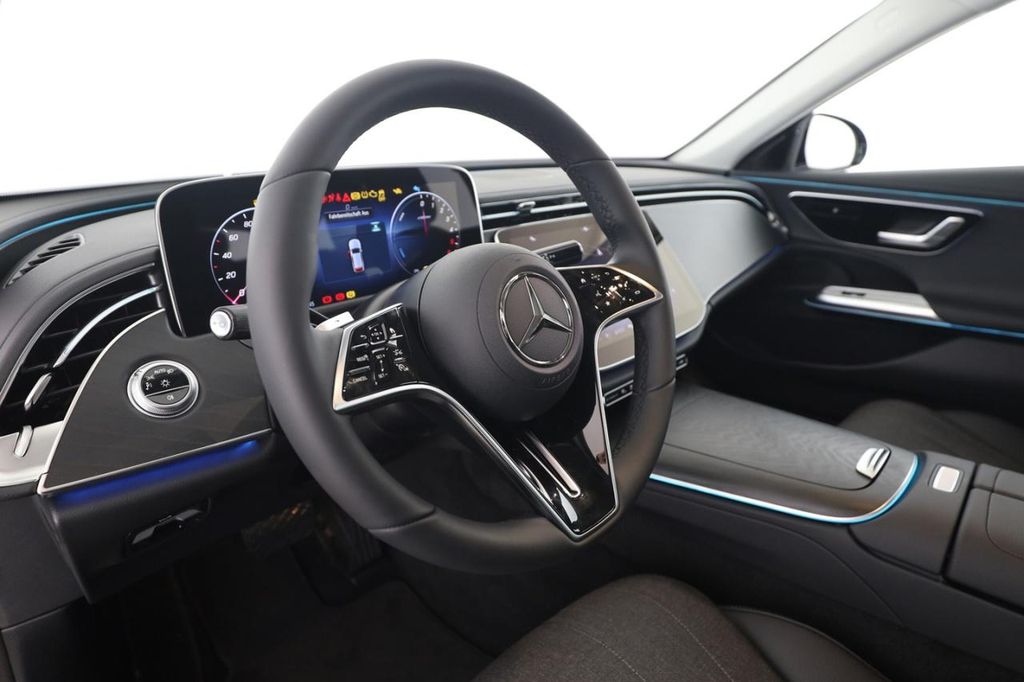 Mercedes-Benz E 300 2025