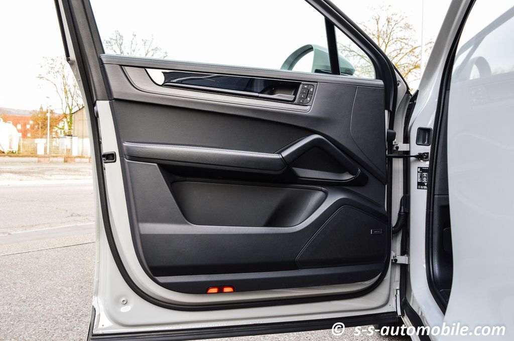 Porsche Cayenne 2024