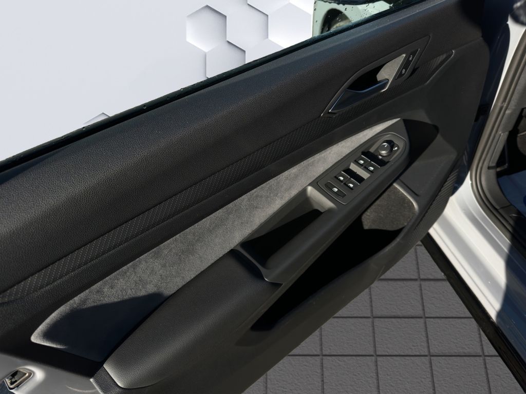 Volkswagen Golf 2024