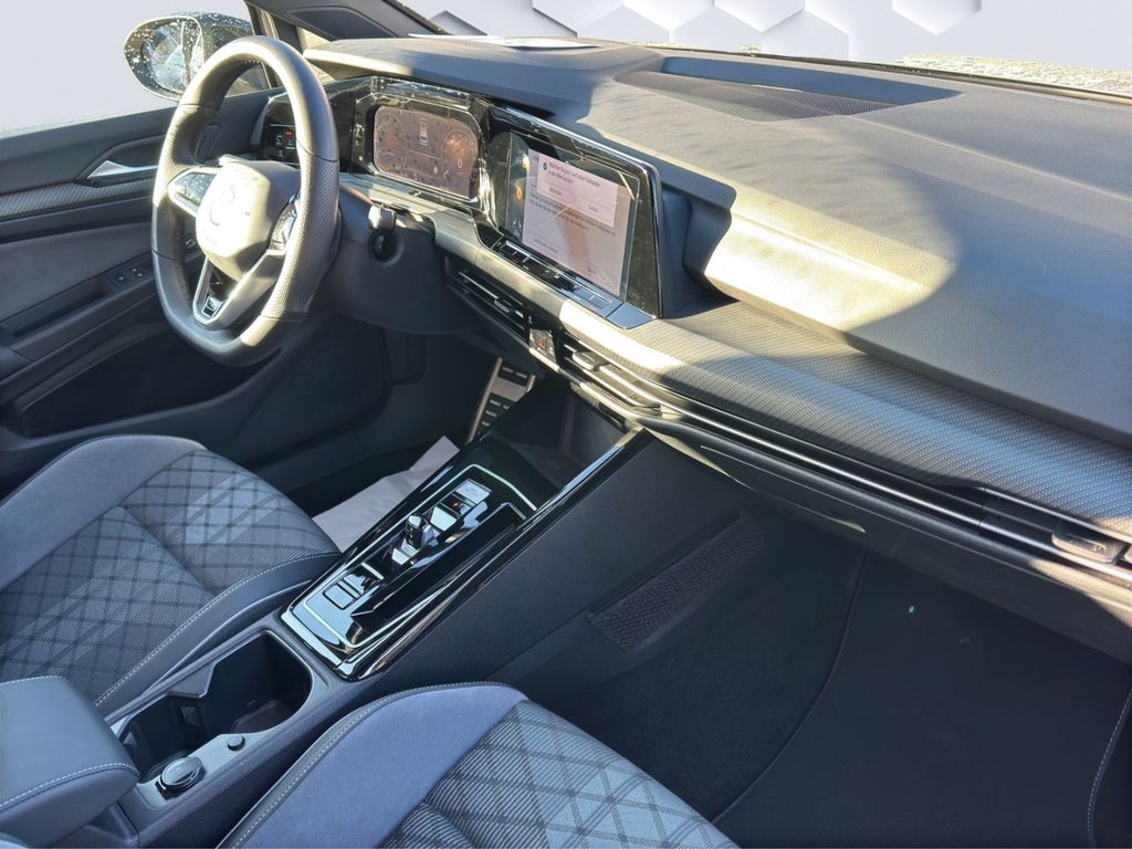 Volkswagen Golf 2024