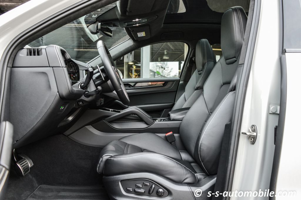 Porsche Cayenne 2024