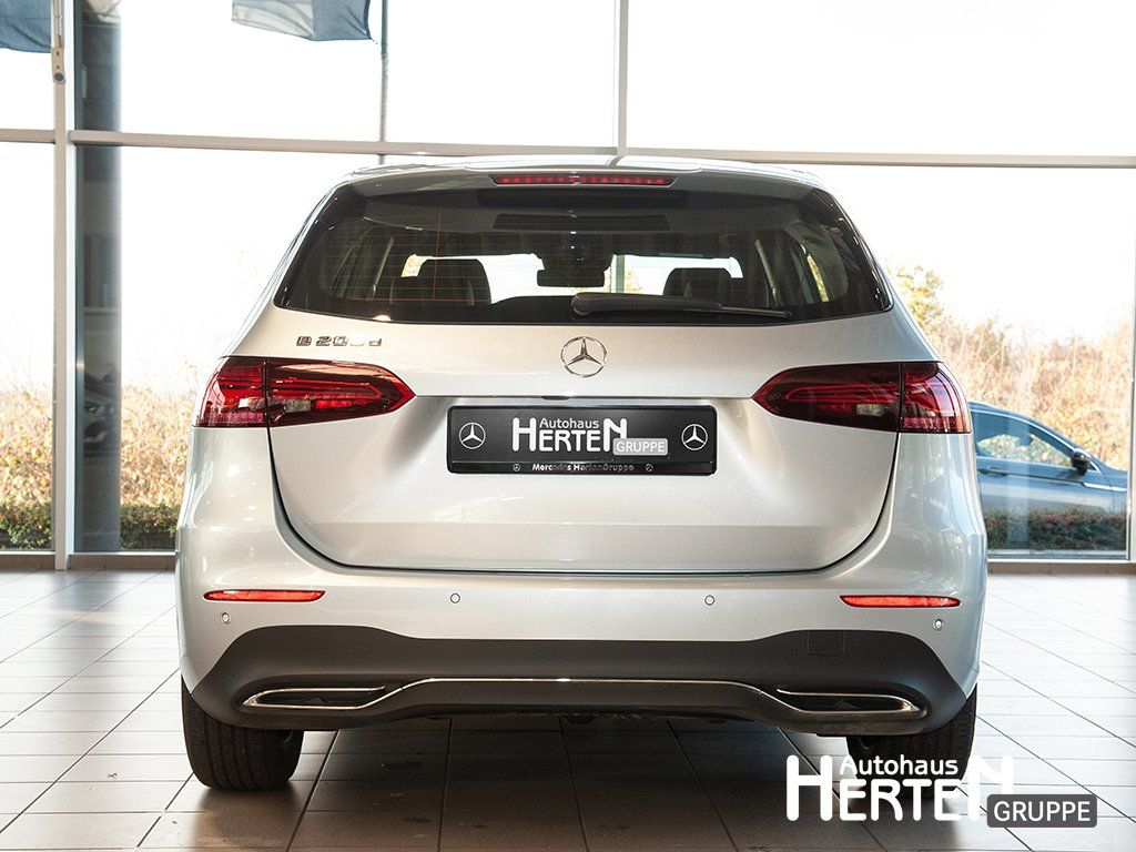 Mercedes-Benz B 200 2025