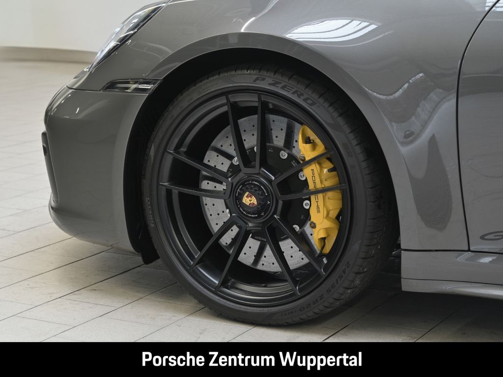 Porsche 992 2022