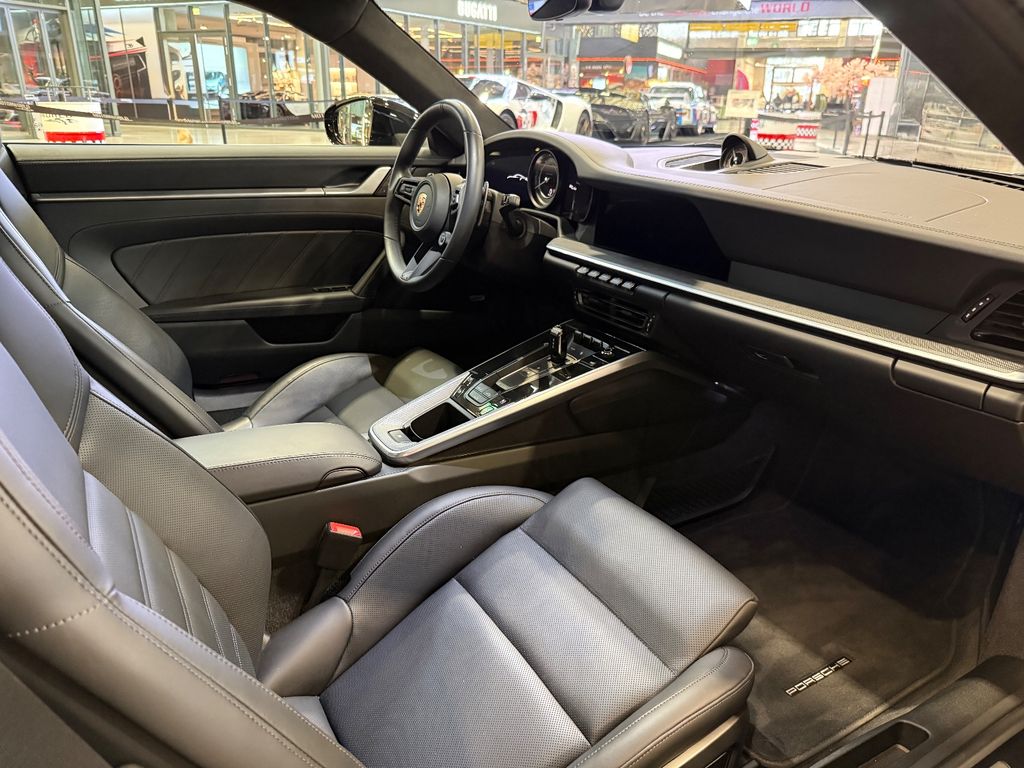 Porsche 992 2023