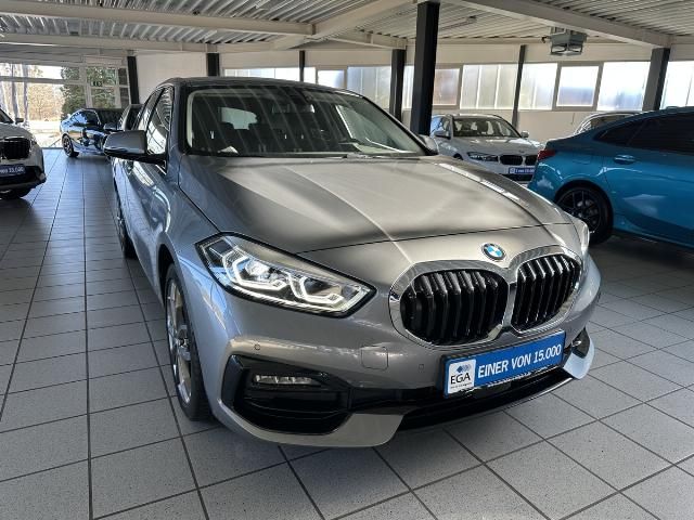 BMW 120 2023