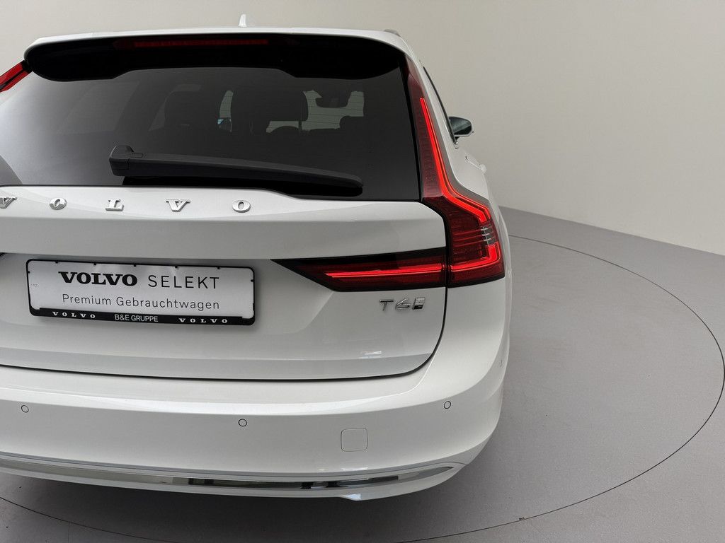 Volvo V90 2025