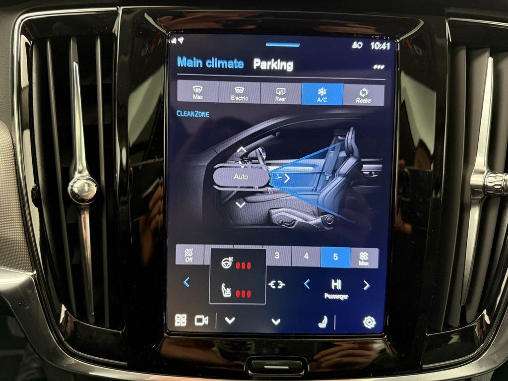 Volvo V90 2025
