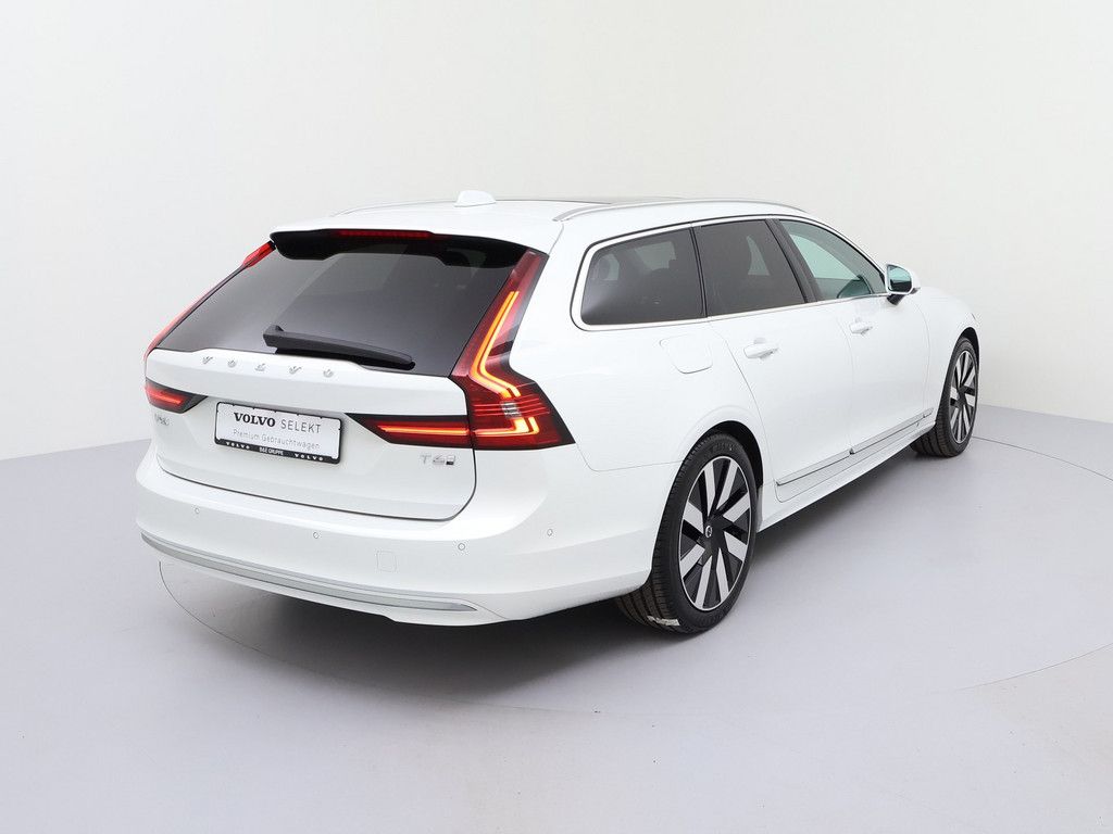 Volvo V90 2025