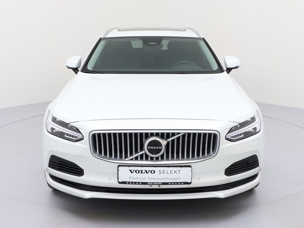 Volvo V90 2025