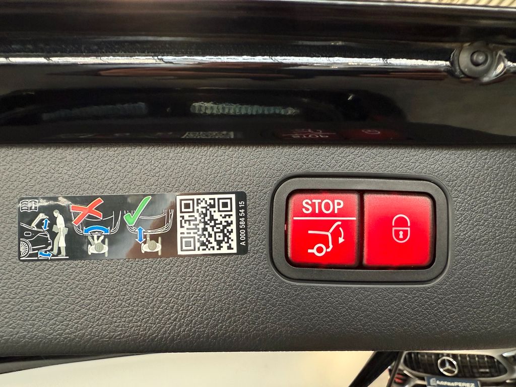 Mercedes-Benz C 300 2025