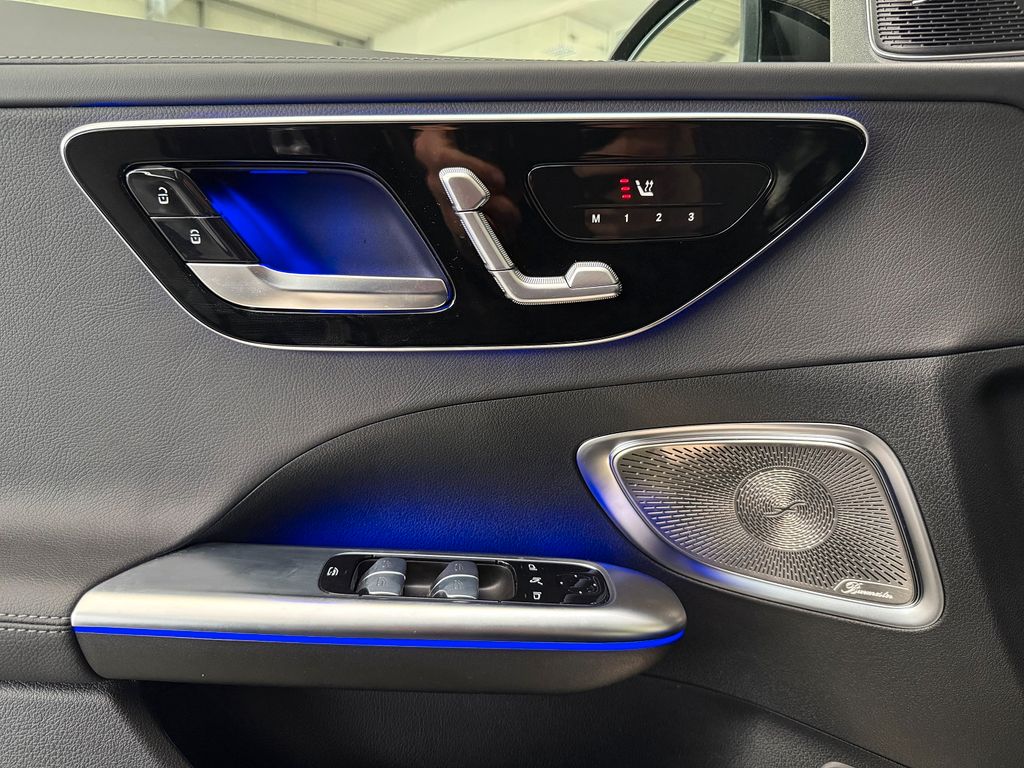 Mercedes-Benz C 300 2025