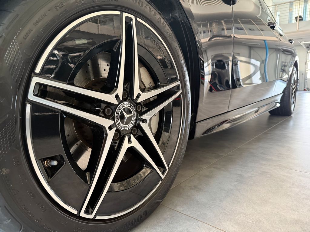 Mercedes-Benz C 300 2025