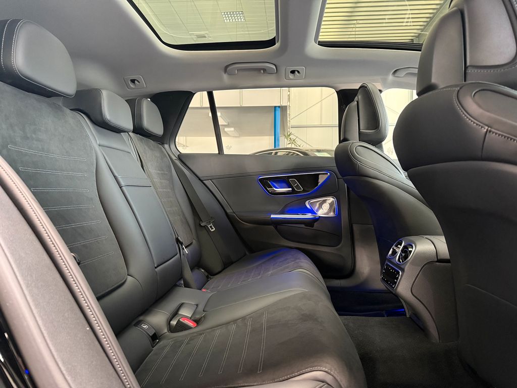 Mercedes-Benz C 300 2025