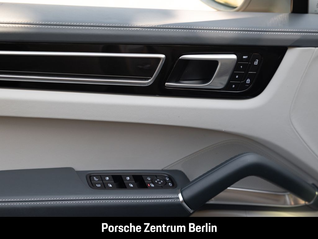 Porsche Cayenne 2023