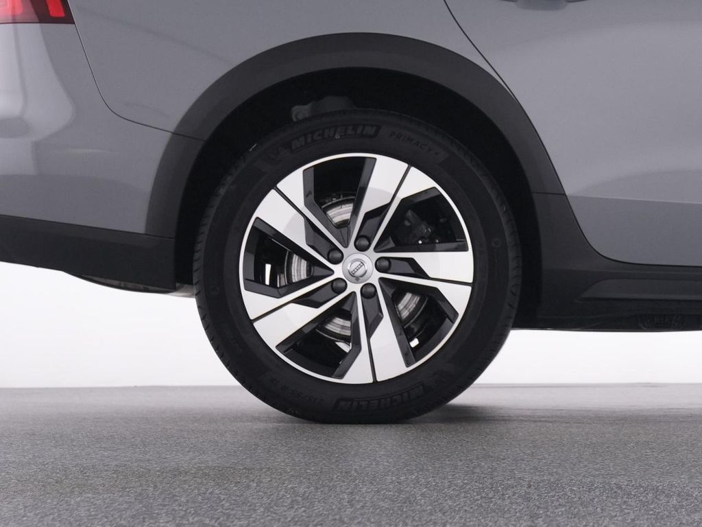Volvo V60 Cross Country 2023