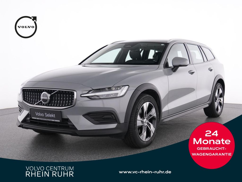 Volvo V60 Cross Country 2023