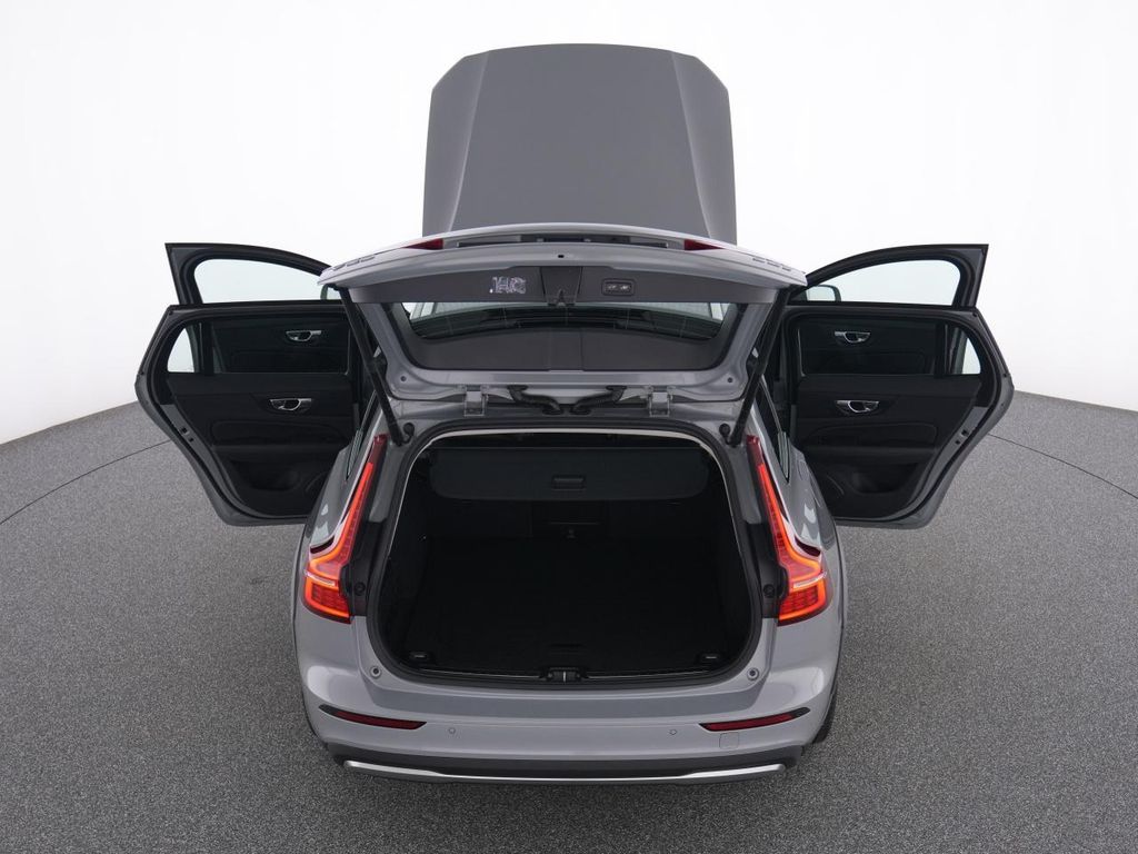 Volvo V60 Cross Country 2023