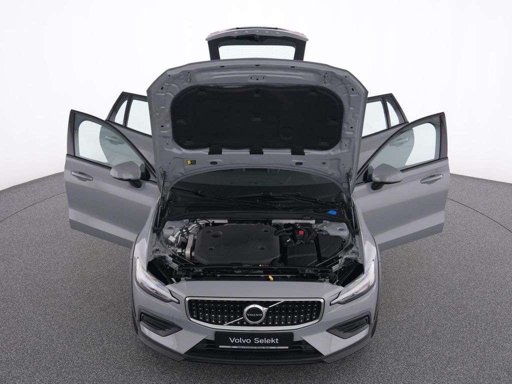 Volvo V60 Cross Country 2023
