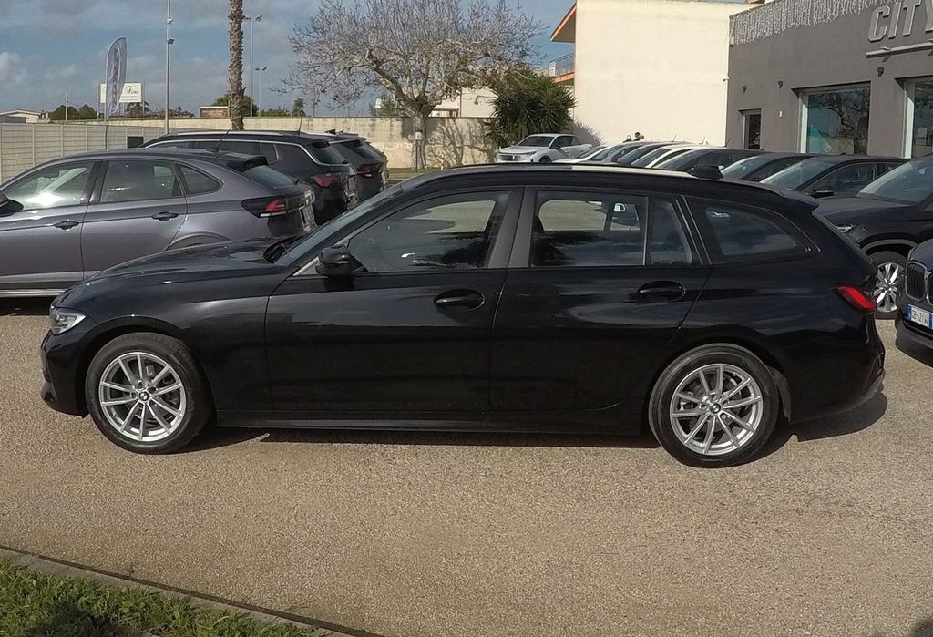 BMW 318 2021