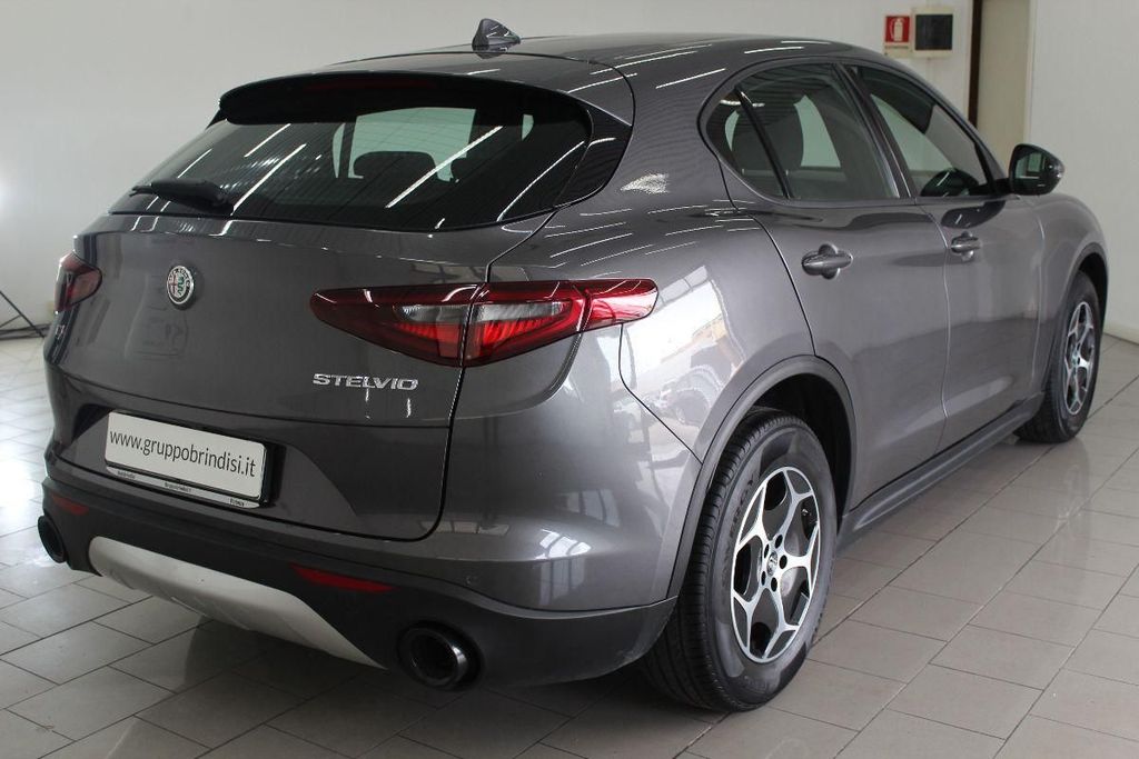Alfa Romeo Stelvio 2022