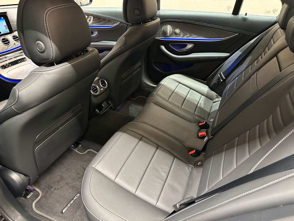 Mercedes-Benz E 300 2021