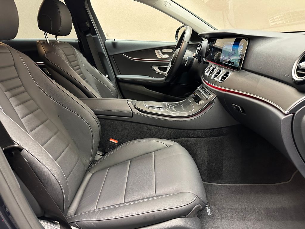 Mercedes-Benz E 300 2022