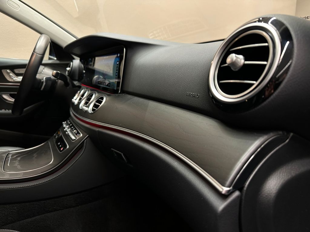 Mercedes-Benz E 300 2022