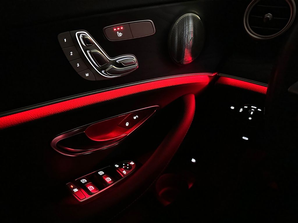 Mercedes-Benz E 300 2022