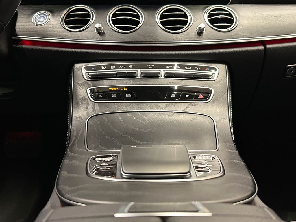 Mercedes-Benz E 300 2022