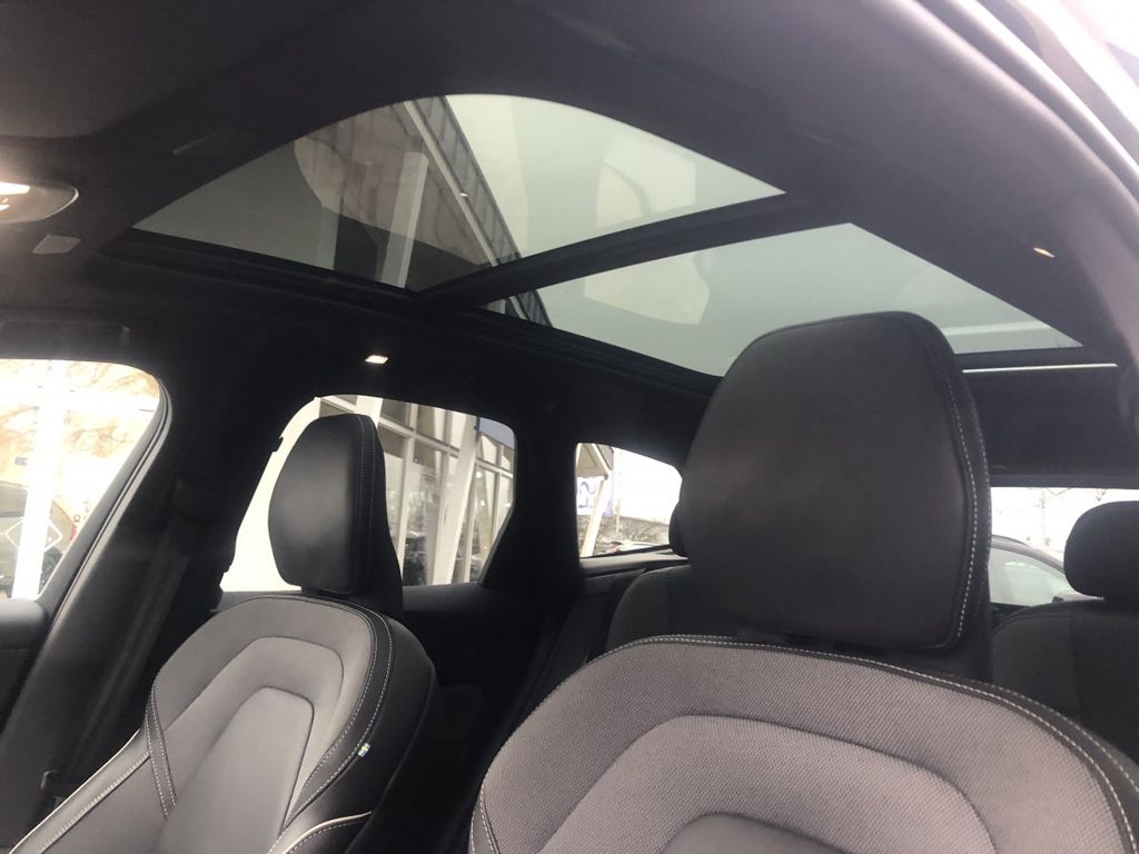Volvo XC60 2025