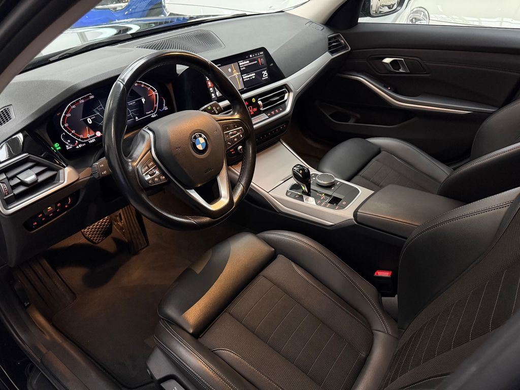 BMW 318 2022