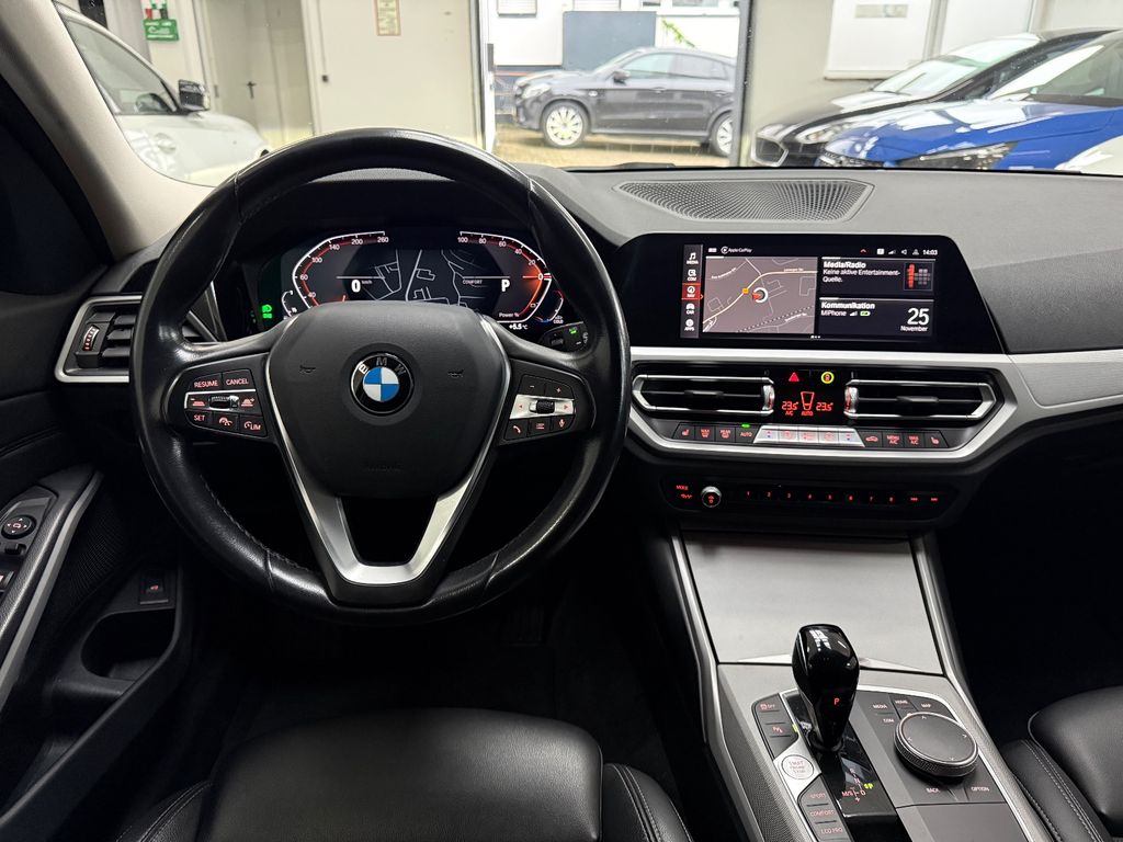 BMW 318 2022