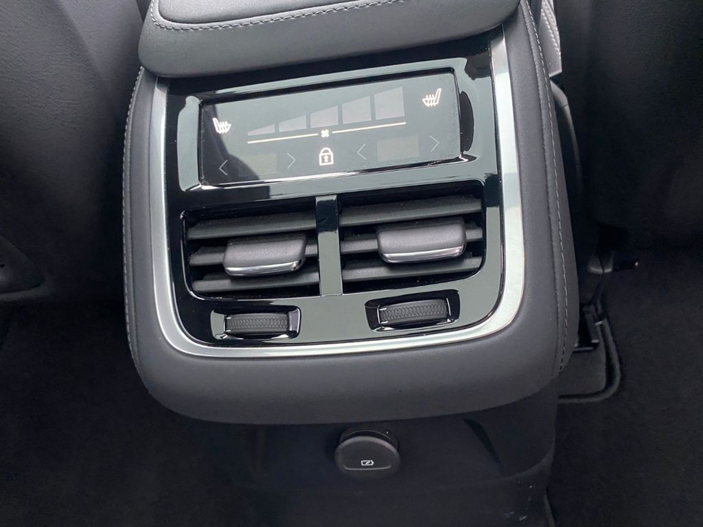 Volvo XC90 2025