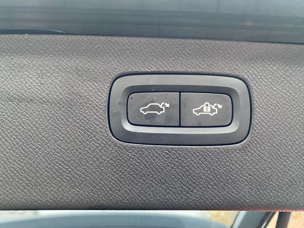 Volvo XC90 2025