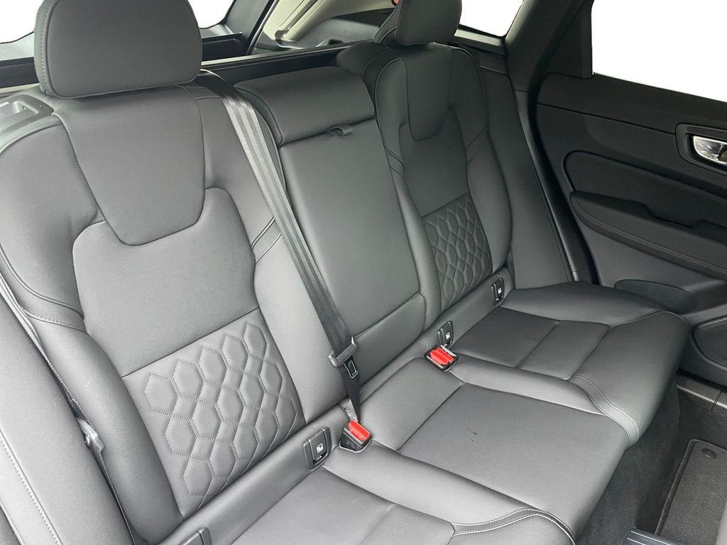Volvo XC60 2025