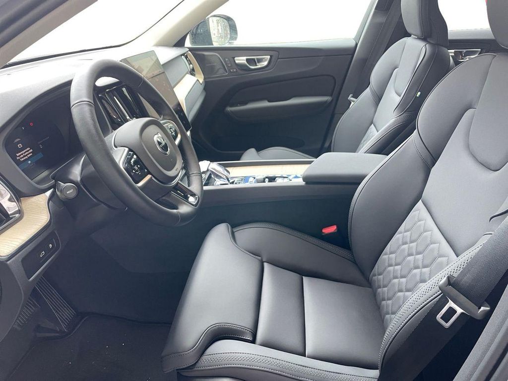 Volvo XC60 2025