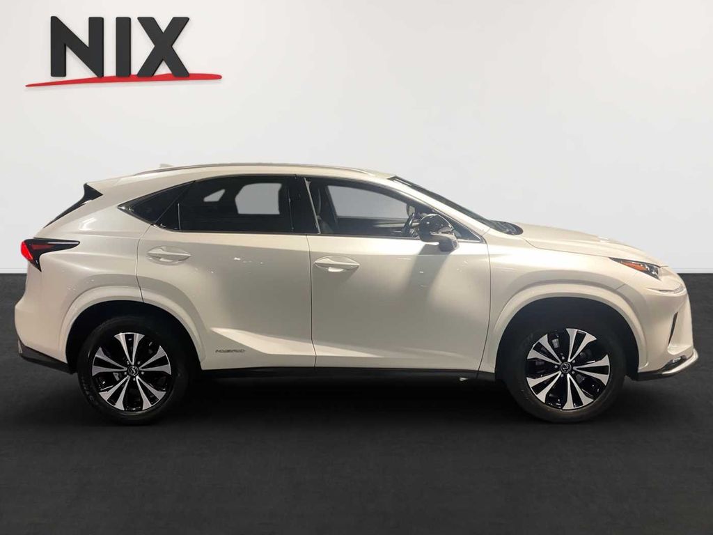 Lexus NX 300 2021