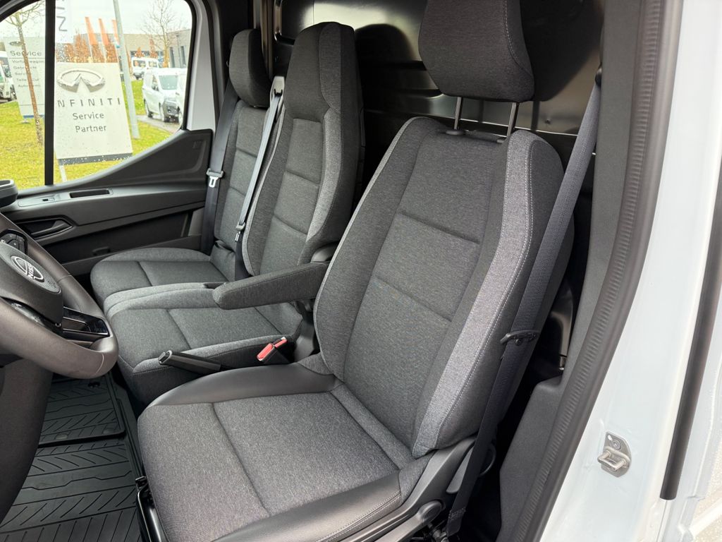 Nissan Interstar 2025